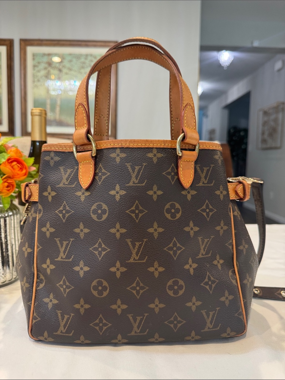 Authentic Louis Vuitton PM Batignolles bag in iconic monogram canvas - Picture 4 of 16